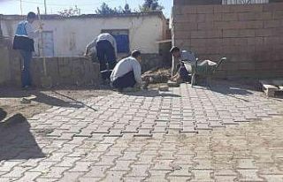 Sur ilçesinde kırsal mahalle yolları yenileniyor