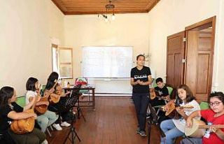 Talas’tan çocuklara özel bağlama kursu