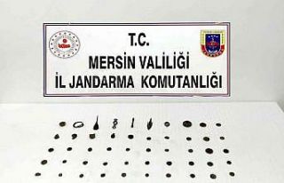 Tarihi eserleri satmak için müşteri ararken jandarmaya...