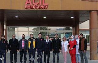 Tekin, ilçe hastanelerinde incelemelerde bulundu