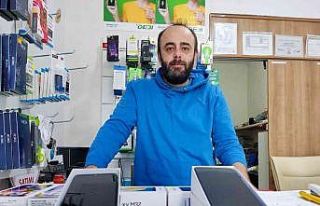 Telefoncu esnafı AB’nin tek tip şarj aleti düzenlemesini...