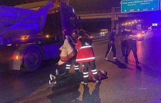 TEM’de akılalmaz kaza: Şakalaşırken motosikletten...