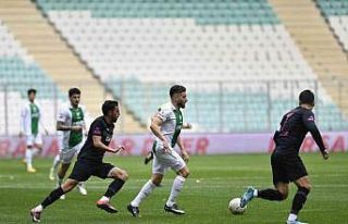 TFF 2. Lig: Bursaspor: 1 - Isparta 32 Spor: 2