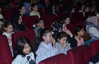 Tiyatro festivaline coşkulu veda