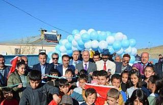 Tuşba Belediyesi, kırsal mahallede yaptığı ilk...