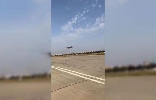 Uçak kuş sürüsüne çarpmamak için pisti pas...