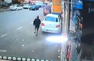 Uçan dolap...Fırtına Bursa’da herşeyi uçurdu
