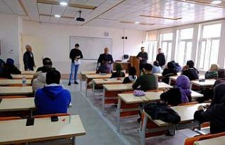 Üniversite öğrencilerinden TSK’ye dua