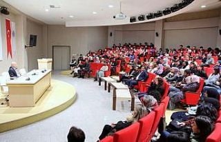 Üniversitede “Günlerden Öğretmen” söyleyişi