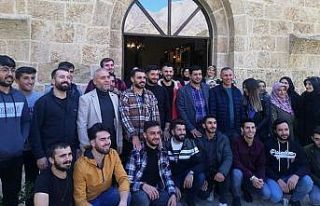 Üniversiteli gençler Şemdinli ilçesini gezi