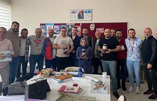 Ünye’de öğretmenlere tatlı hediye