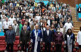 Uşak’ta tıp fakültesi öğrencileri beyaz önlük...