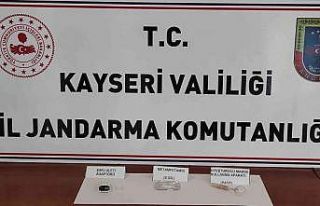 Uyuşturucu maddeyi şarj aletine sakladı