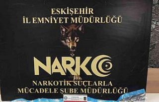 Uyuşturucu operasyonunda 1 kilo 644 gram esrar ele...