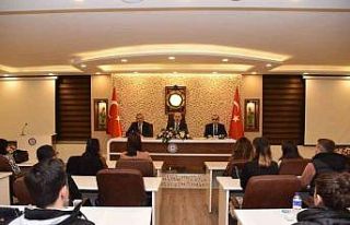 Vali Karadeniz, Manisa’da göreve yeni başlayan...