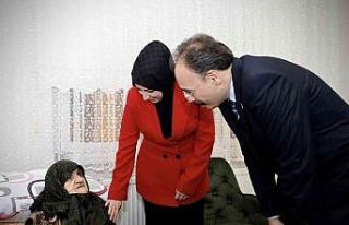 Vali Kızılkaya, şehit ailelerini unutmuyor