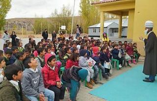 Vanlı öğrenciler tiyatro ile buluşuyor