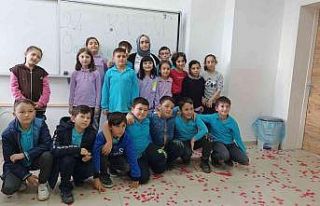 Velilerden öğretmene sınıfta sürpriz “Öğretmenler...