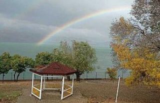 Yağmur sonrası oluşan gökkuşağı hayran bıraktı