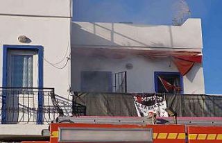 Yangını söndürmeye çalışırken yaralandı