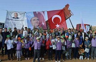 Yeşil bir Besni için fidanlar toprakla buluşturuldu