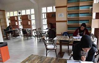 Yunusemre’de kütüphaneler kitapseverlerin uğrak...