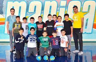 Yunusemre’den hentbolda altyapı atağı