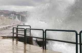 Zonguldak’ta dalgaların boyu 5 metreyi buldu