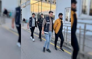 15 şahsı kaçak yollarla Türkiye’ye sokan 2 şüpheli...