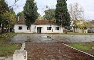 15 yıldır atıl durumda olan okullarının değerlendirilmesini...