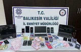 160 kişiyi 1 milyon lira dolandırdılar