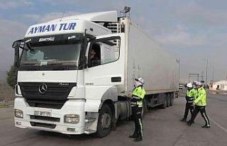 43 ilin geçiş güzergahında ’kış lastiği’...