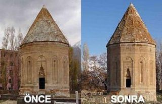 700 yıllık tarihi yapının siluetini bozan yurt...