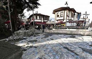 Abdal Camii çevresinde zemin yenileniyor