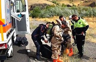 AFAD ekipleri kimyasal sızıntı yaşanan tıra müdahale...