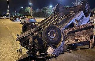 Ağaca çarpıp takla atan aracın sürücüsü olay...