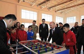 Ağrı Valisi Varol, Patnos ilçesini ziyaret ederek...