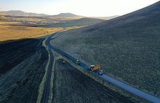 Ağrı’da bin 156 kilometrelik köy yolu sıcak...