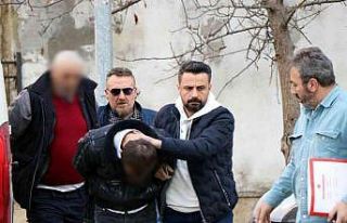 Ahşap sandıkta bulunan cesetle ilgili 2 şüpheli...