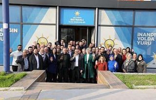 AK Partili Sürekli’den Konak ve Bayraklı çıkarması