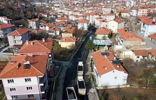 Akdağmadeni’nde bir mahallede daha asfalt çalışması...