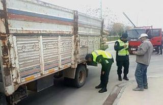 Aksaray’da jandarmadan kış lastiği uygulaması