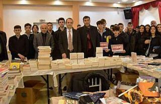 Altınova 2. Kitap Fuarı kapılarını açtı