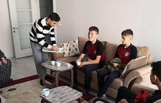 Altınovalı öğrenciler ilçe büyüklerini unutmuyor