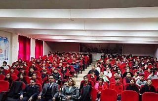 Altıntaş’ta ortaokul öğrencilerine insan hakları...