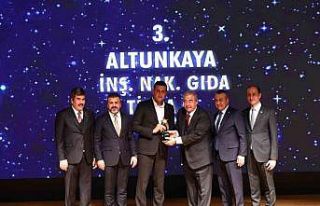 Altunkaya’nın çifte ödül gururu