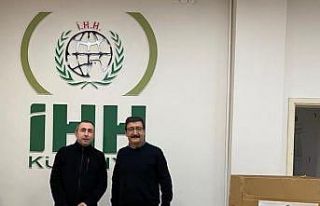 Annelerin ürettiği atkı ve bereler, Kütahya İHH...