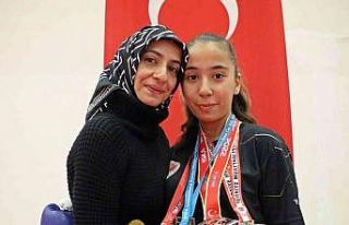 Annesi kendisini korusun diye gönderdi, uluslararası...