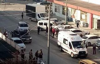 Antalya’da hasta almaya giden ambulans otomobille...