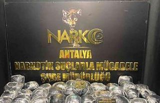 Antalya’da zehir tacirlerine darbe